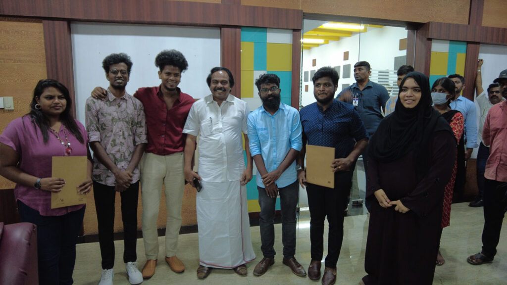 இளைஞர்கள்